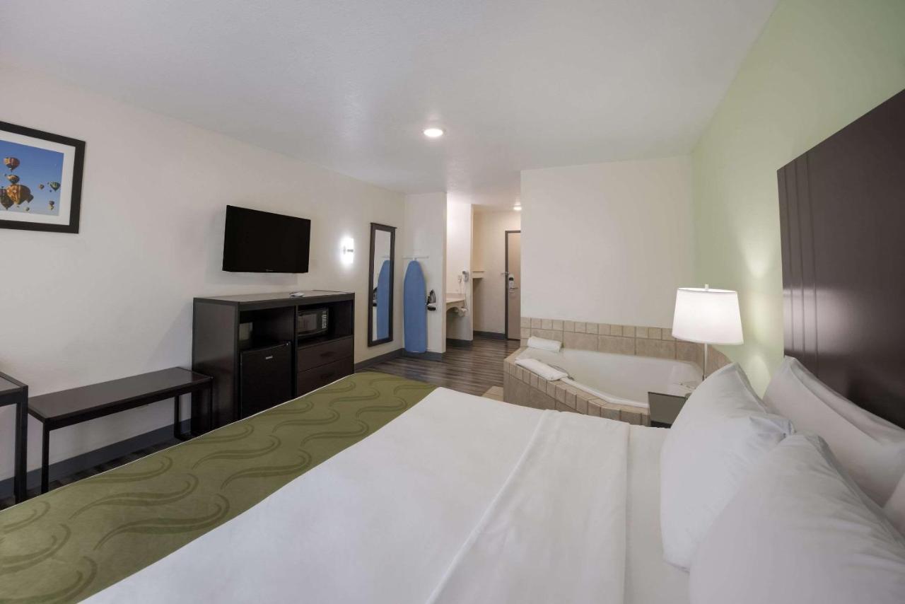 Quality Inn & Suites Clayton, Nm Exteriör bild