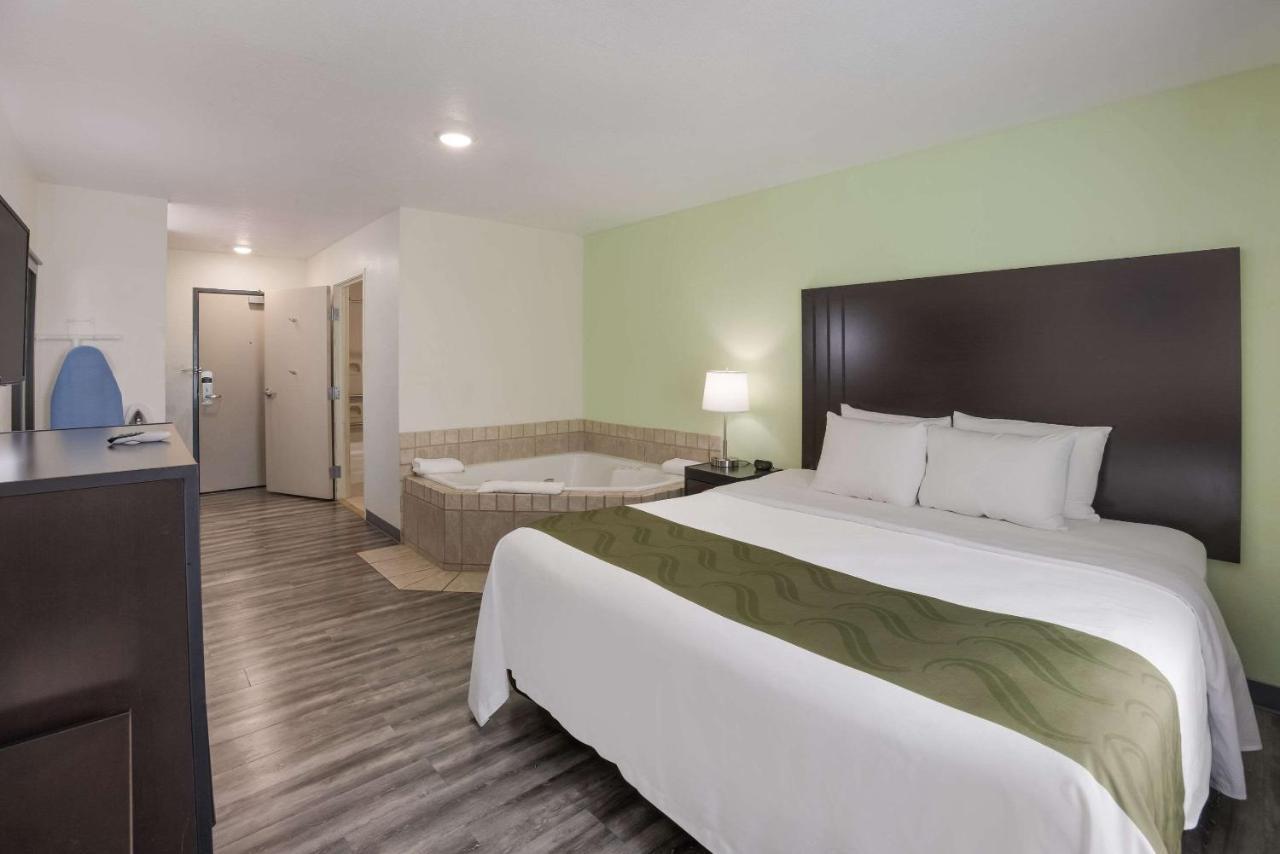 Quality Inn & Suites Clayton, Nm Exteriör bild