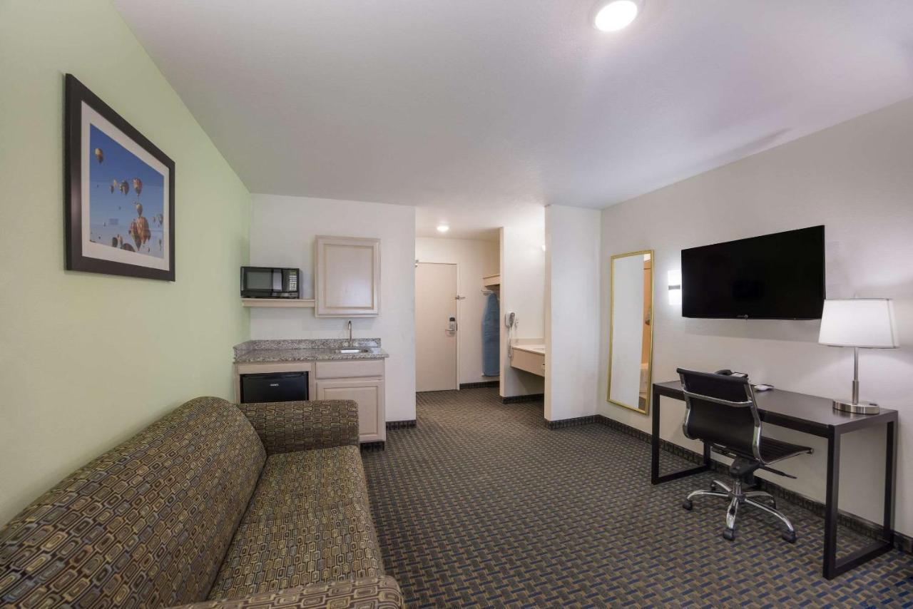 Quality Inn & Suites Clayton, Nm Exteriör bild