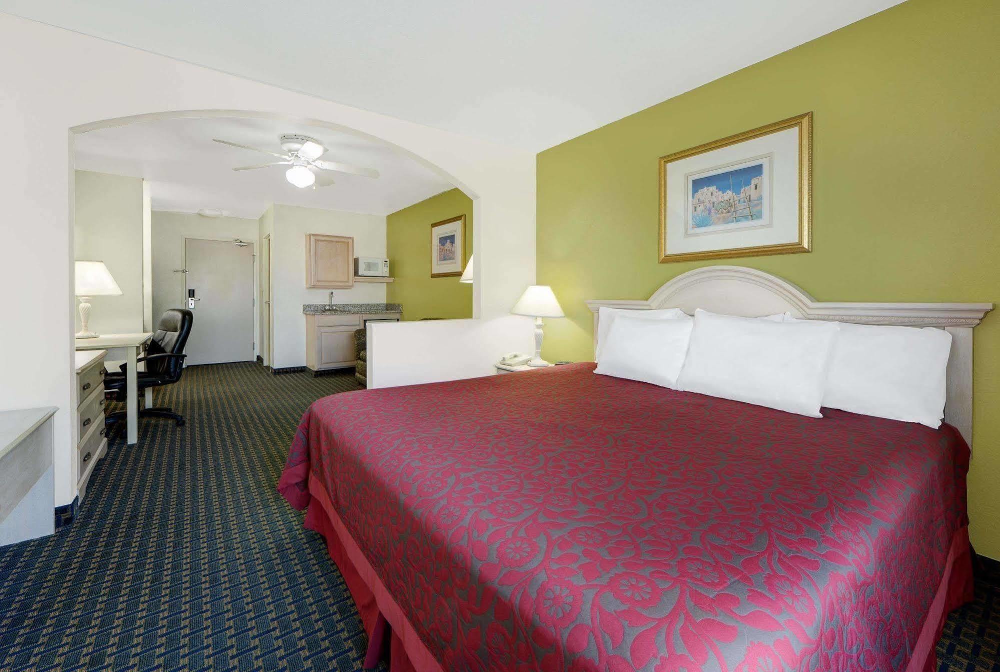 Quality Inn & Suites Clayton, Nm Exteriör bild