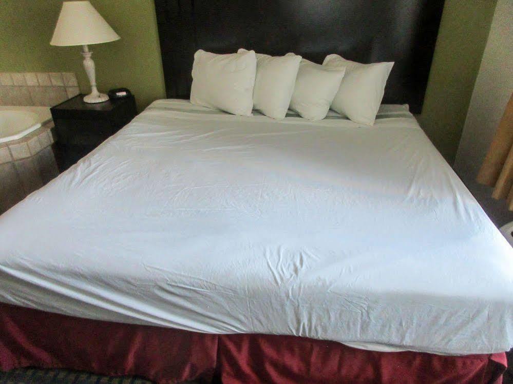 Quality Inn & Suites Clayton, Nm Exteriör bild